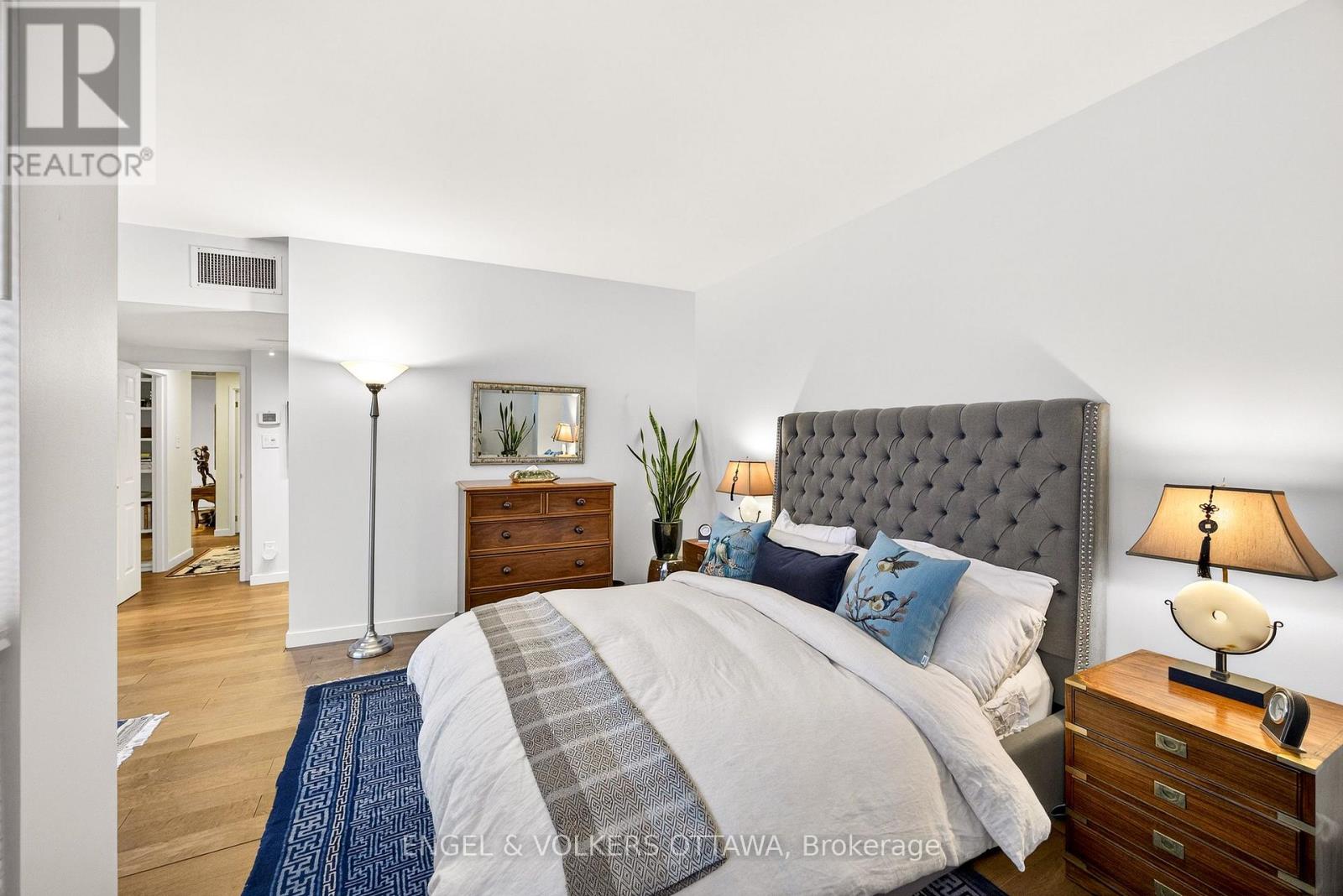 2404 - 160 George Street