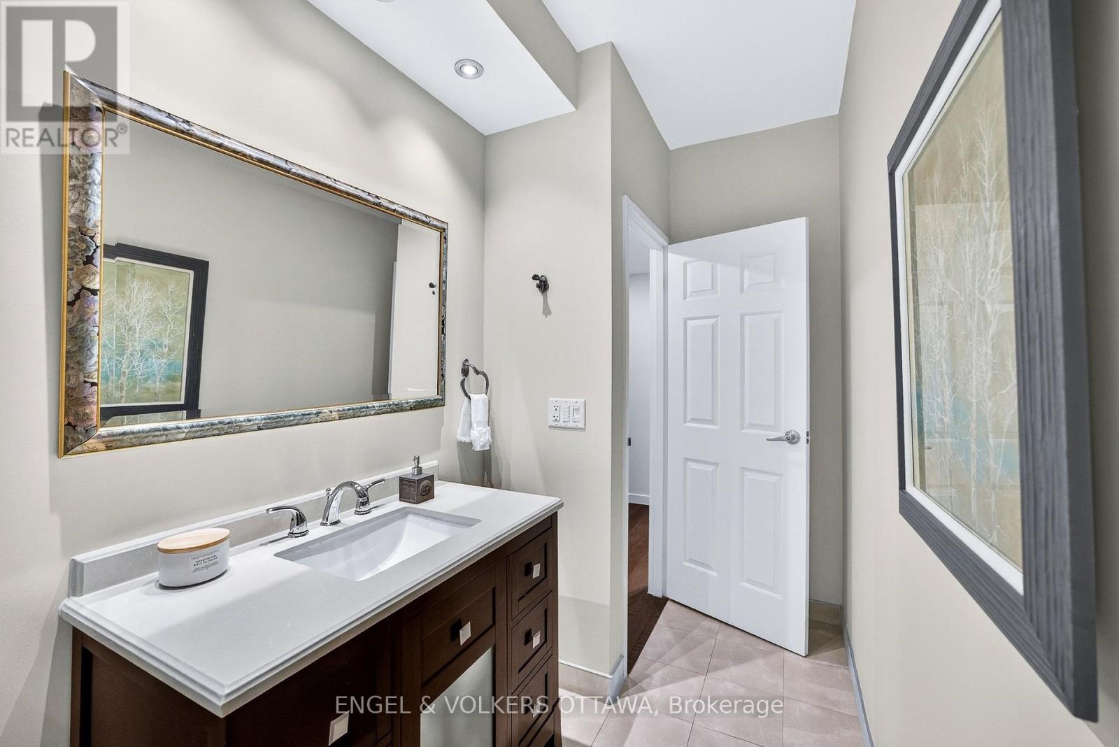 2404 - 160 George Street