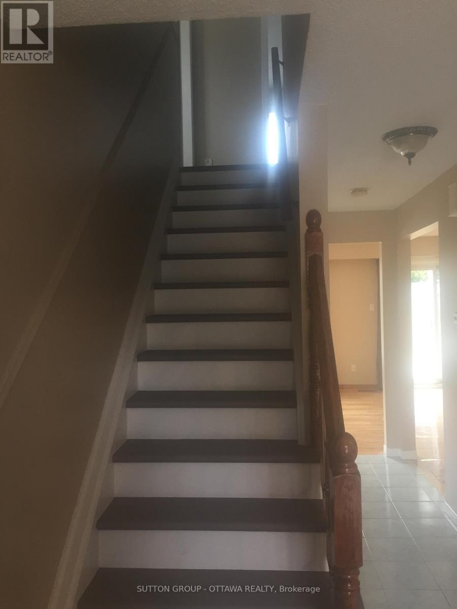 1713 Stoneboat Crescent