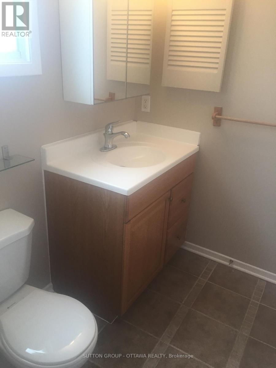 1713 Stoneboat Crescent