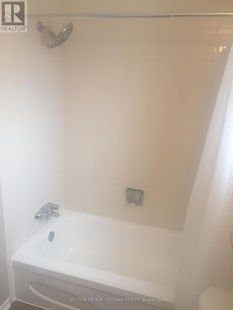 1713 Stoneboat Crescent