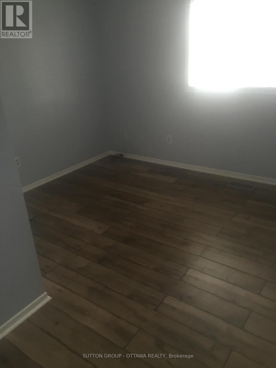 1713 Stoneboat Crescent