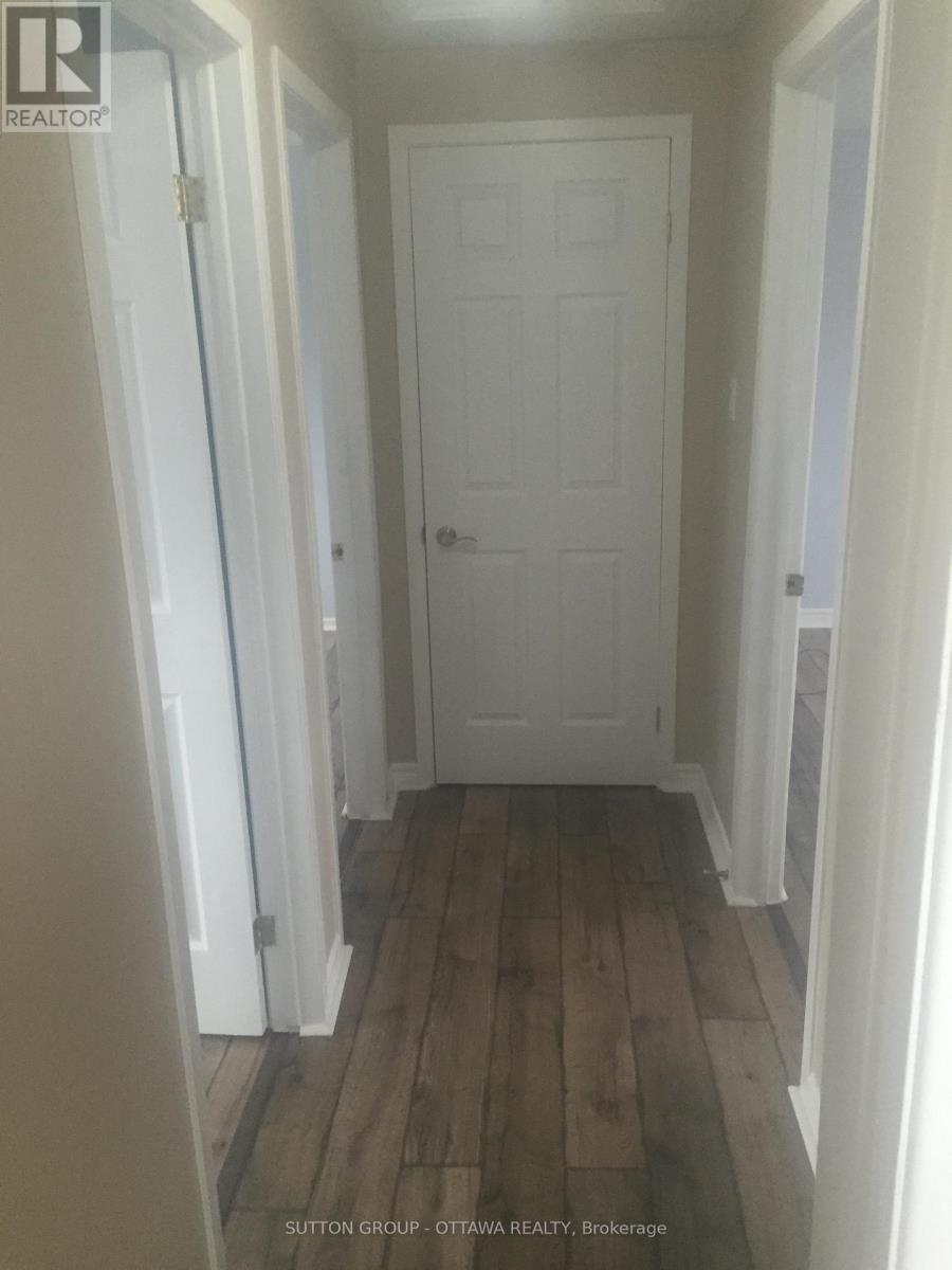 1713 Stoneboat Crescent