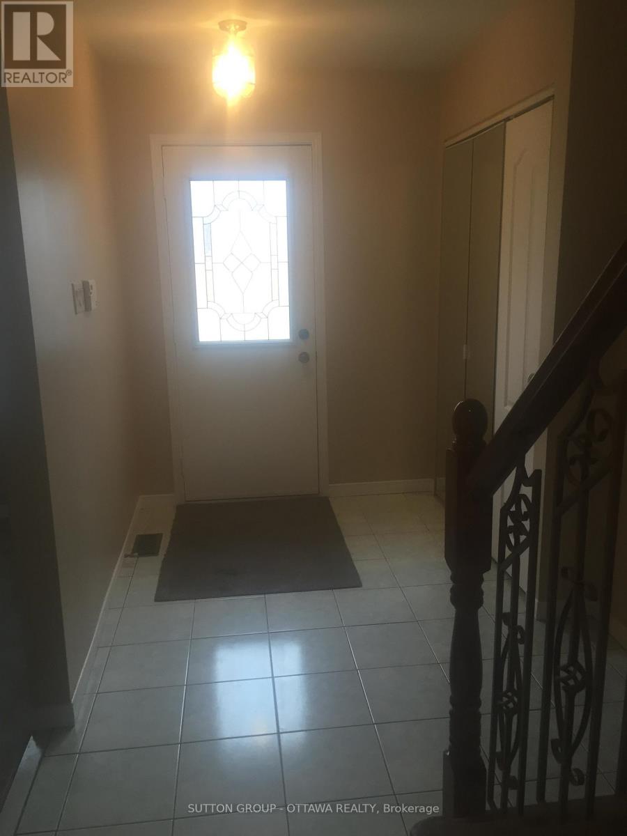 1713 Stoneboat Crescent