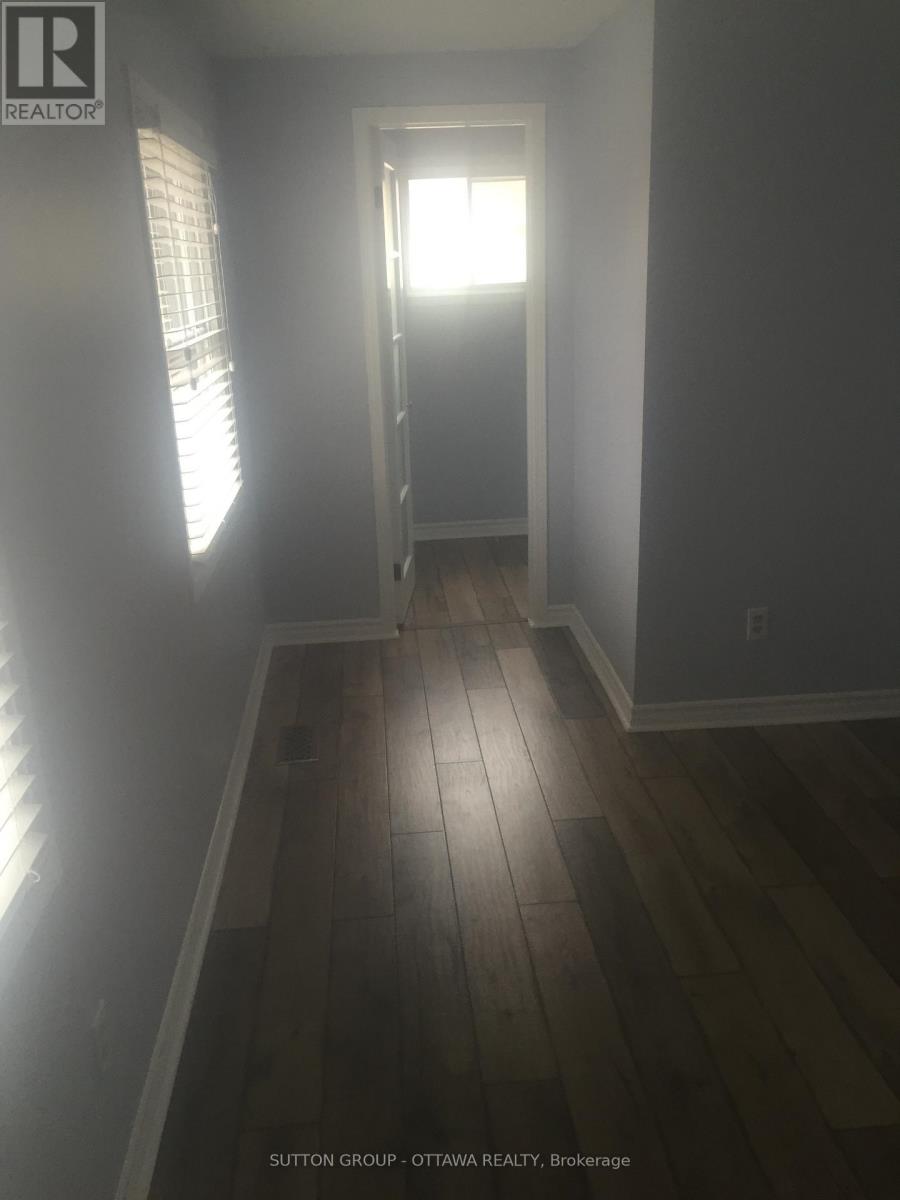 1713 Stoneboat Crescent