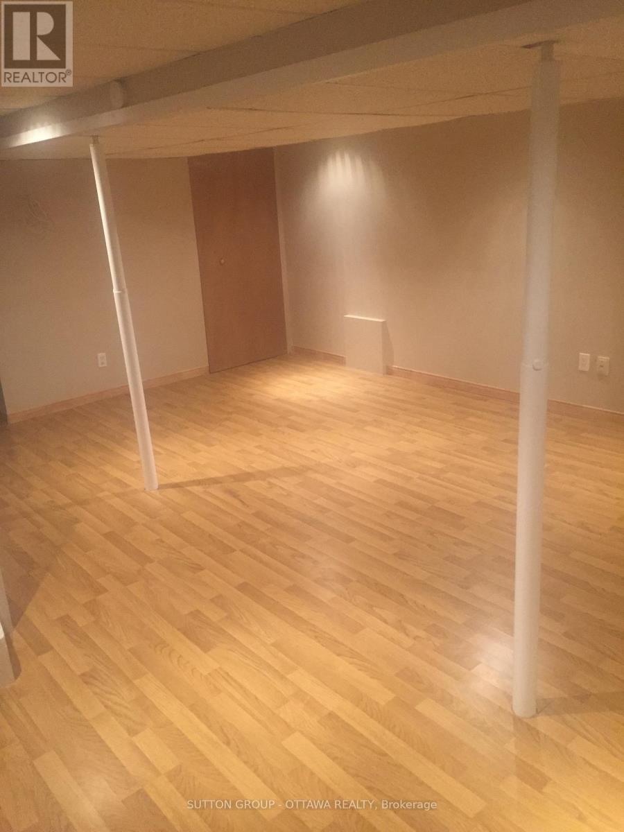 1713 Stoneboat Crescent