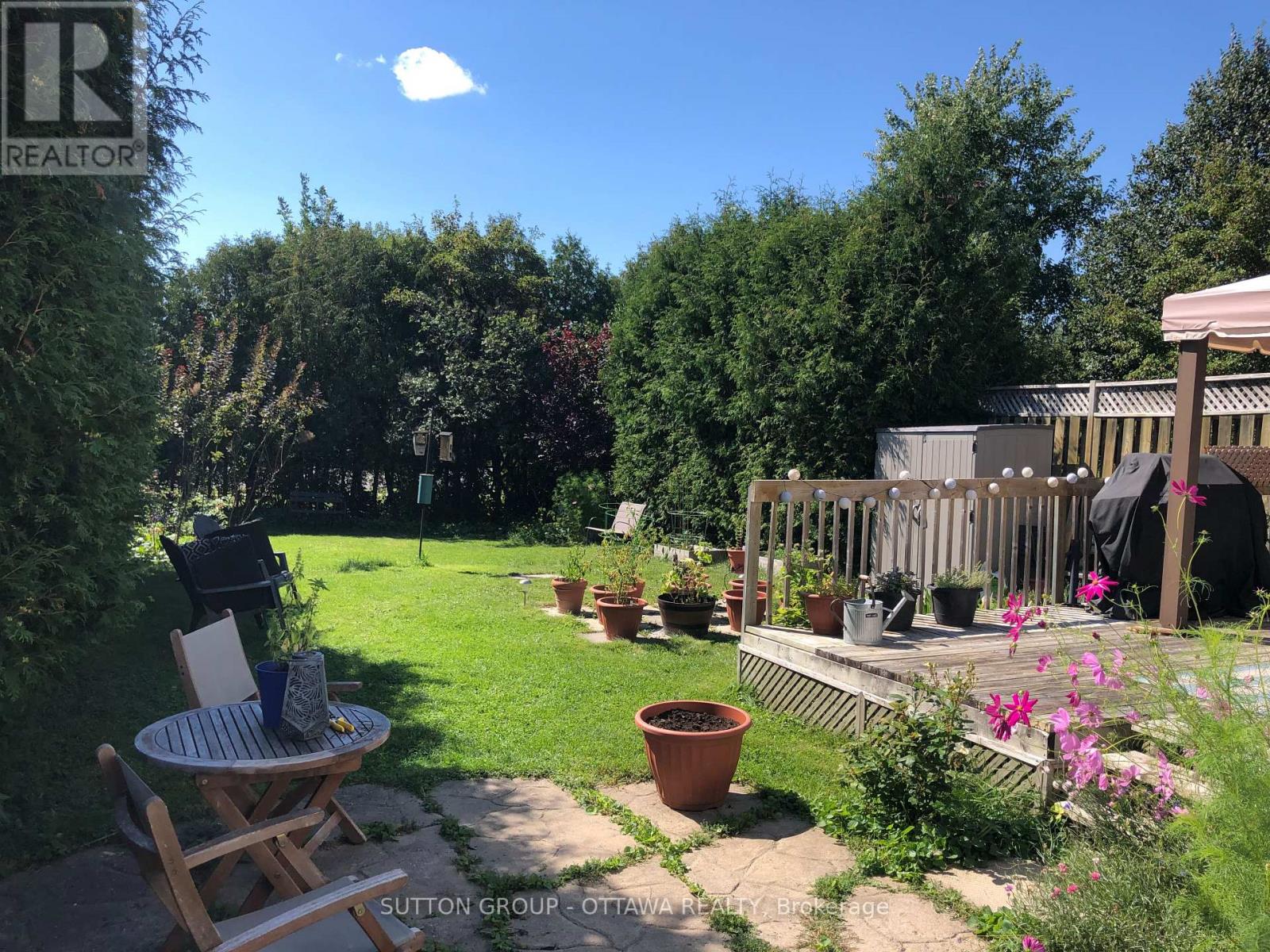 1713 Stoneboat Crescent