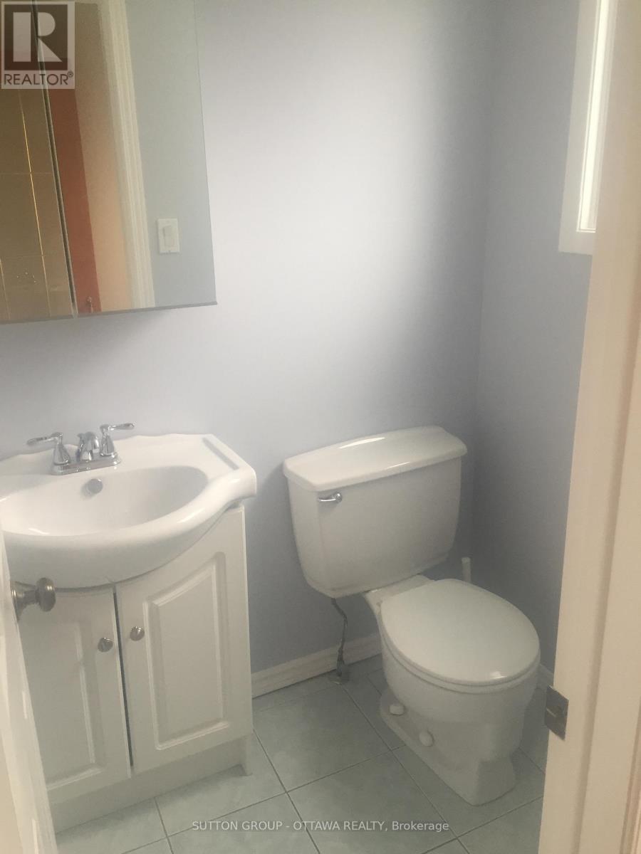 1713 Stoneboat Crescent