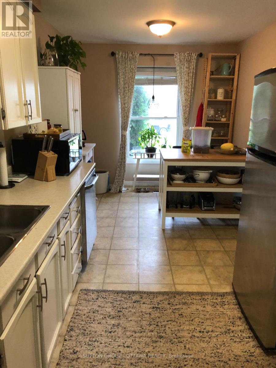 1713 Stoneboat Crescent