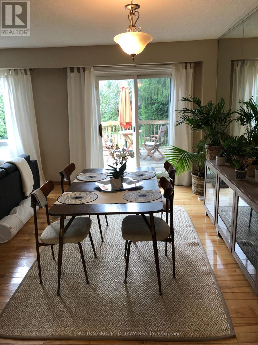 1713 Stoneboat Crescent