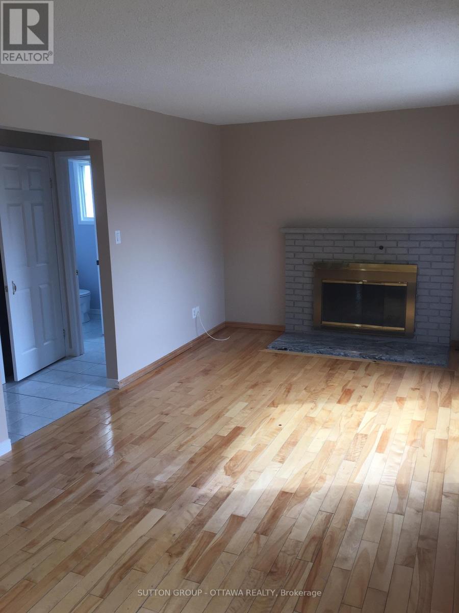 1713 Stoneboat Crescent