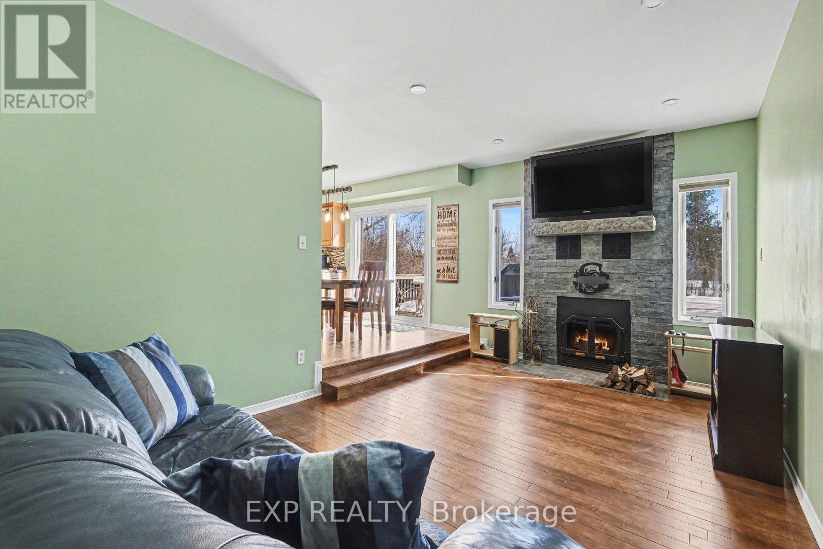 1284 Old Carriage Lane