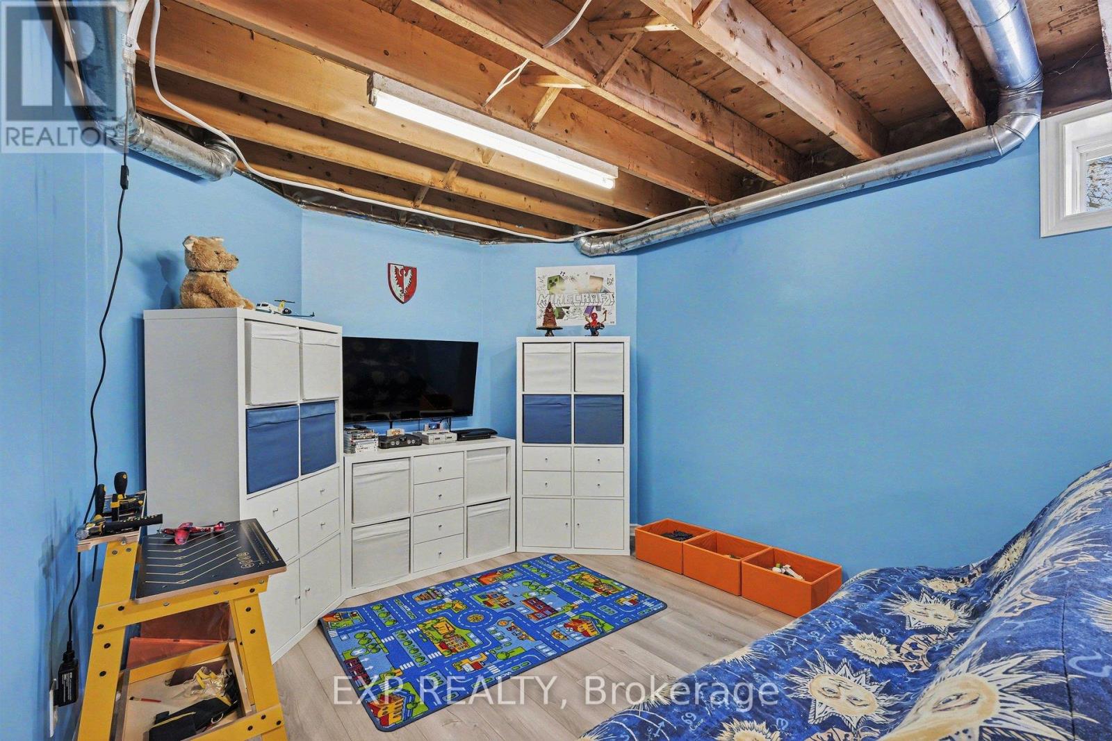 1284 Old Carriage Lane