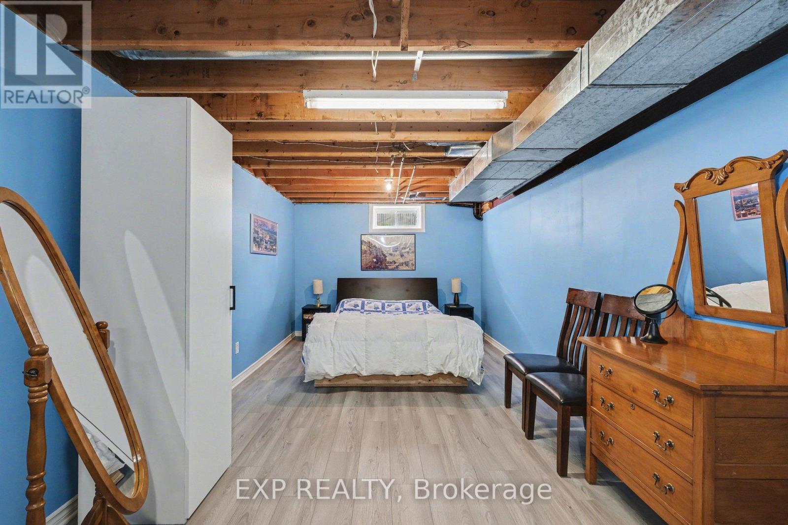 1284 Old Carriage Lane