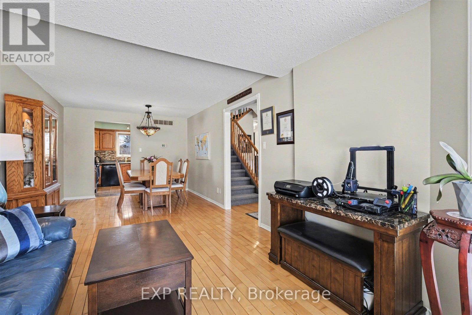 1284 Old Carriage Lane