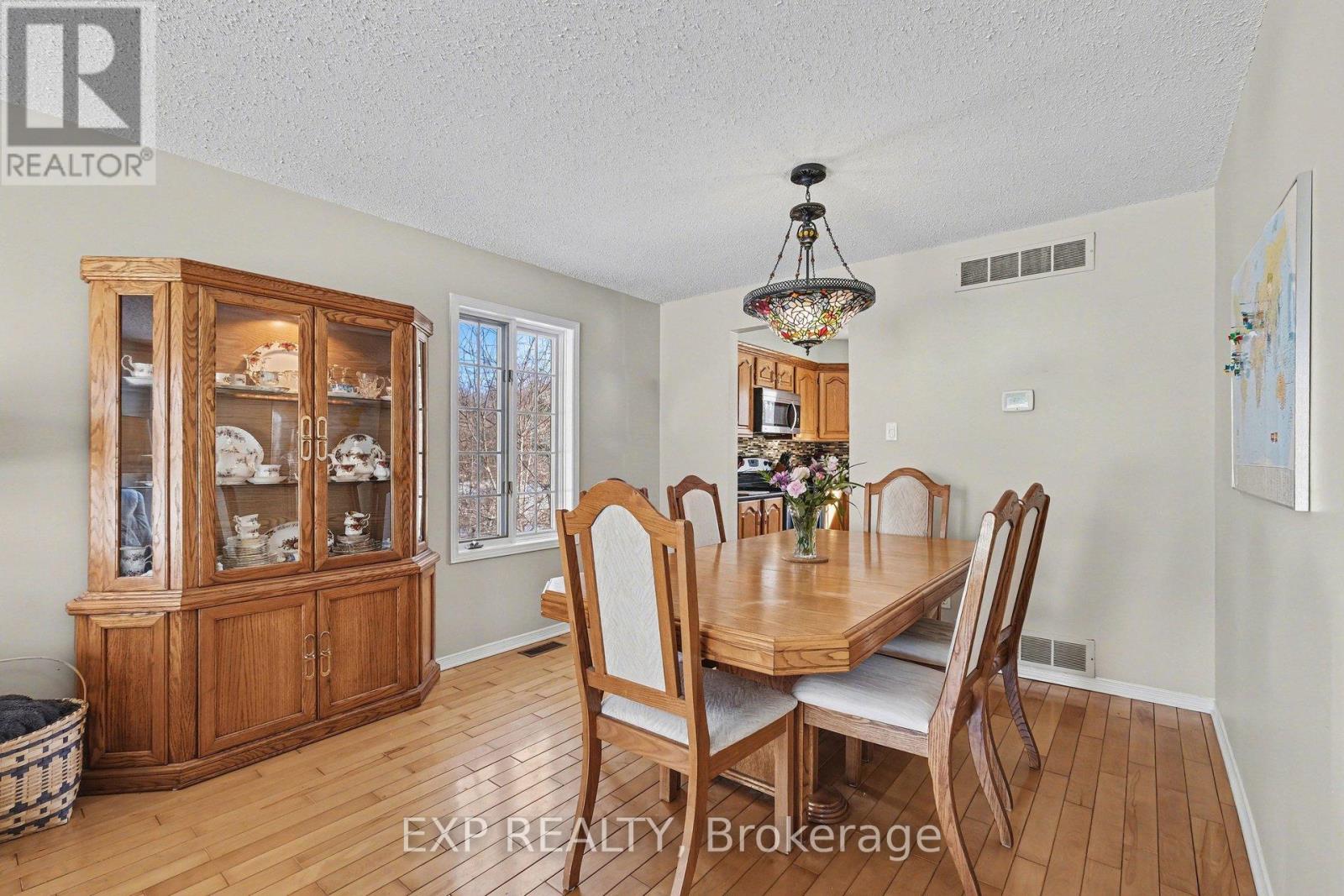 1284 Old Carriage Lane