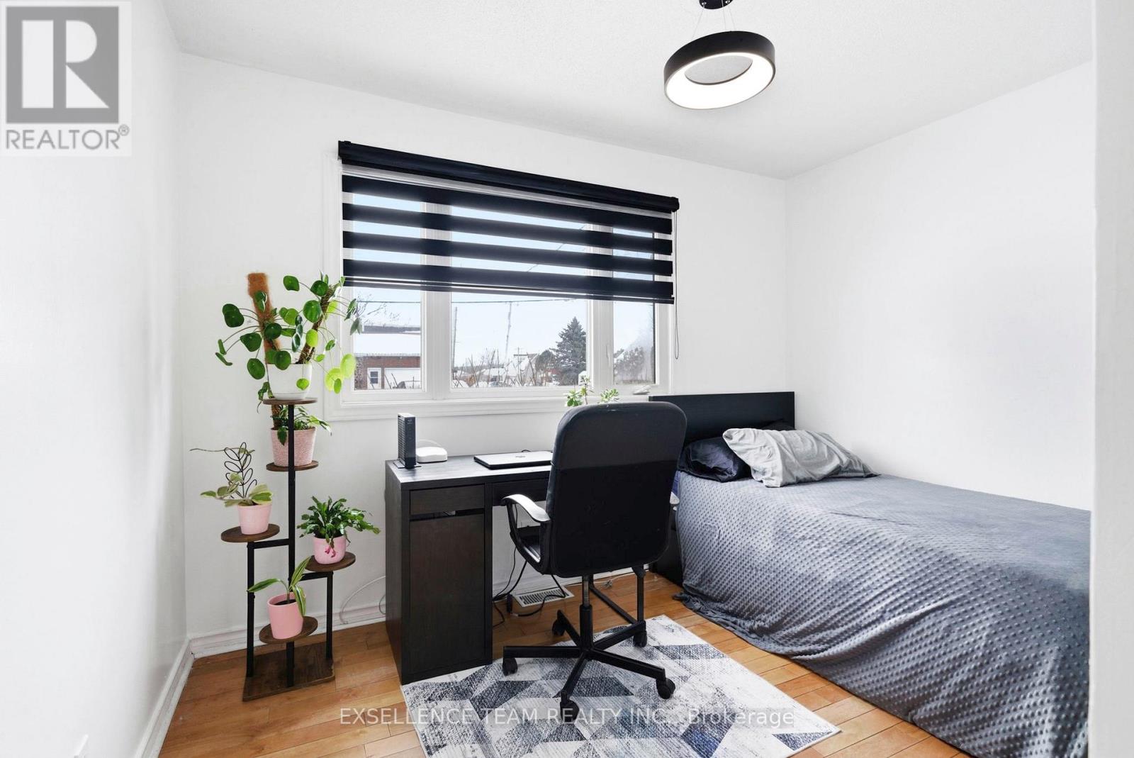 103 St. George Street W