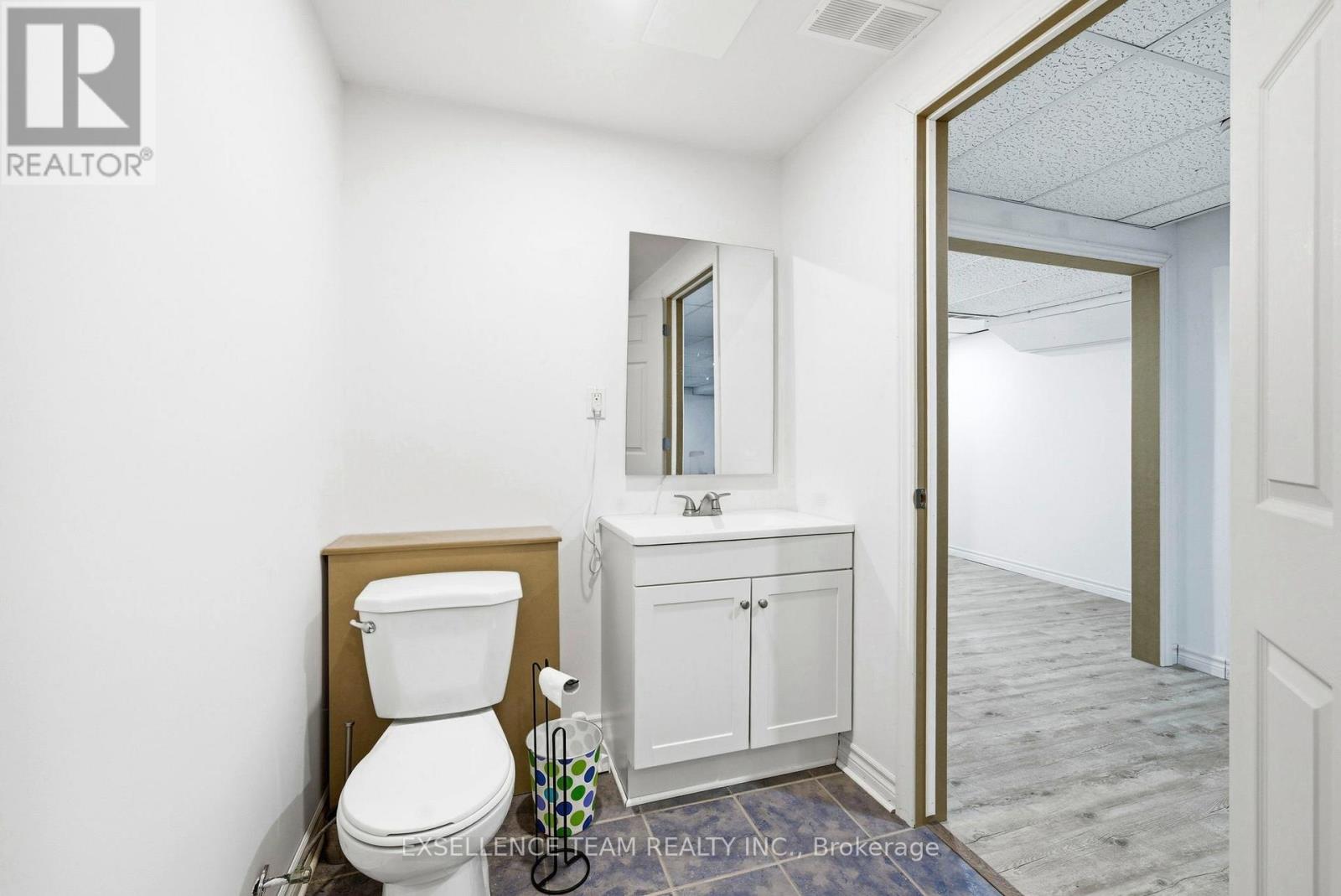 103 St. George Street W