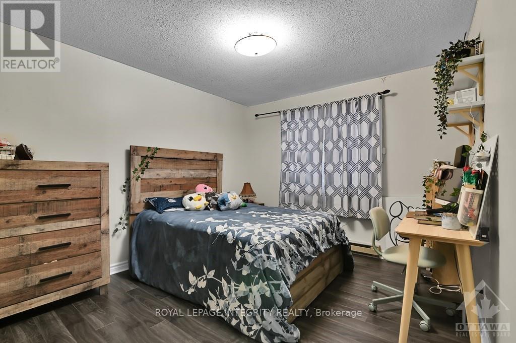 35 - 1880 Summerfields Crescent