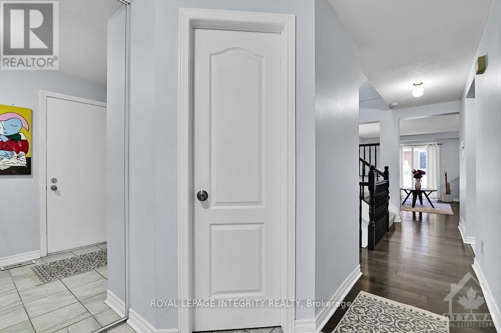 35 - 1880 Summerfields Crescent