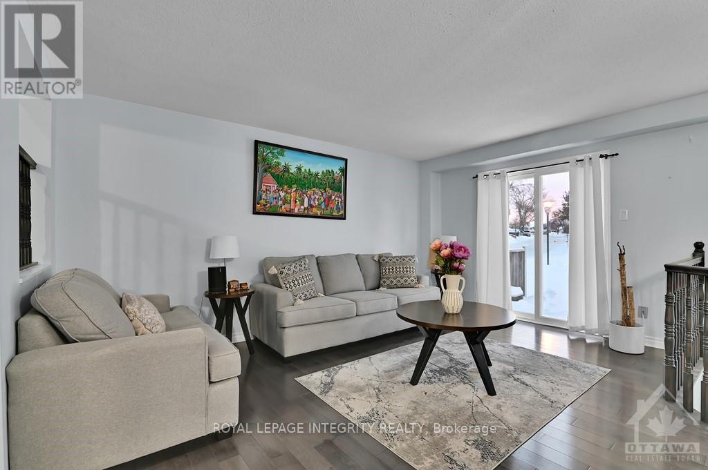 35 - 1880 Summerfields Crescent