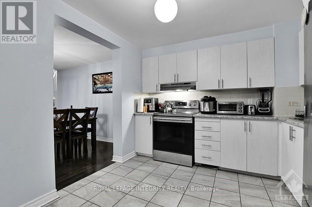 35 - 1880 Summerfields Crescent