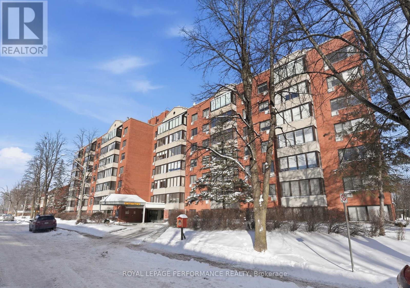 412 - 225 Alvin Road N