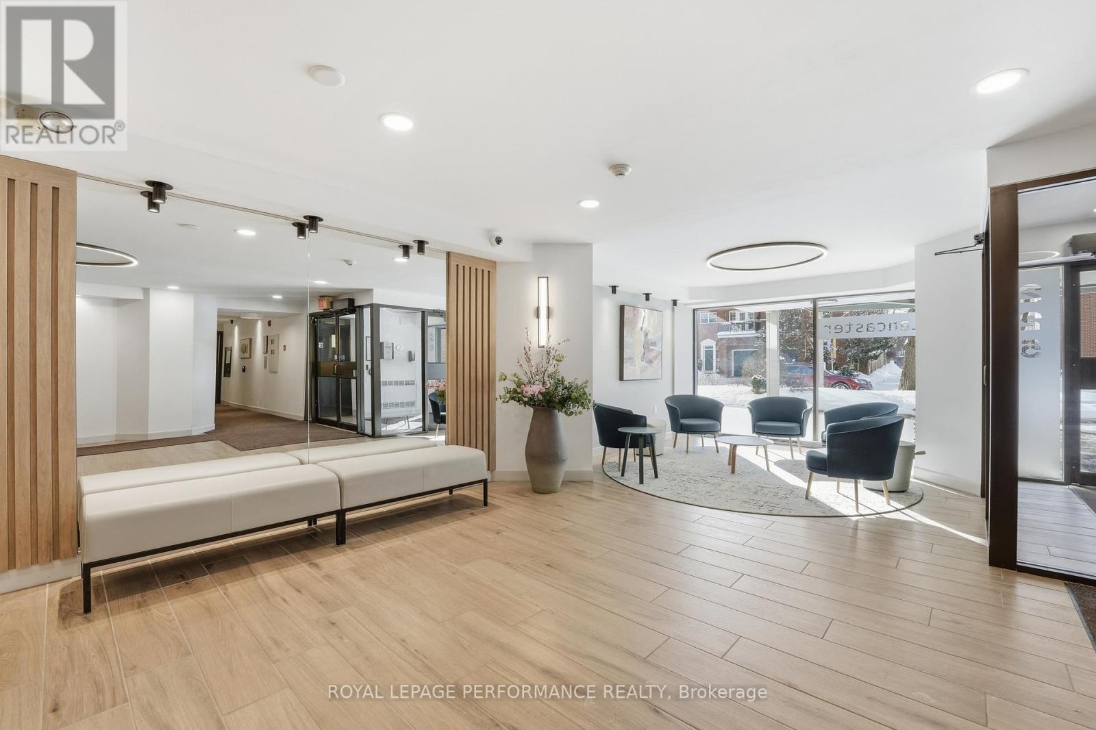 412 - 225 Alvin Road N