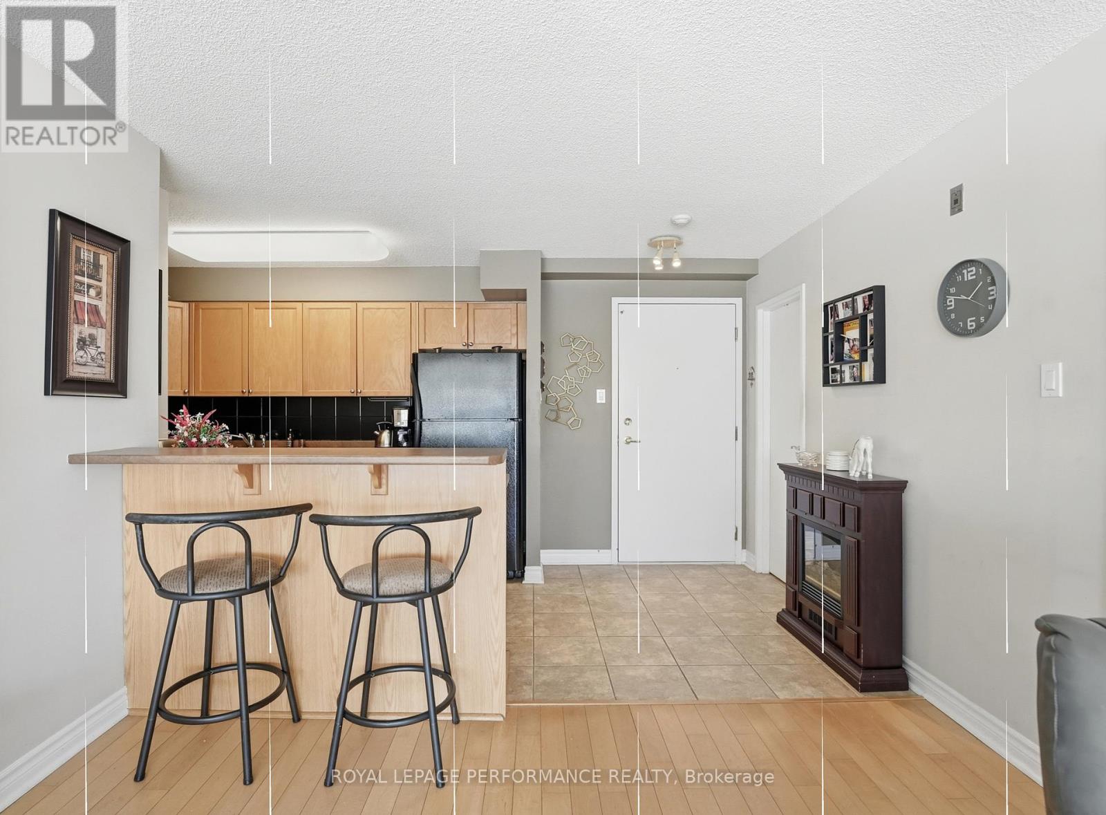 412 - 225 Alvin Road N