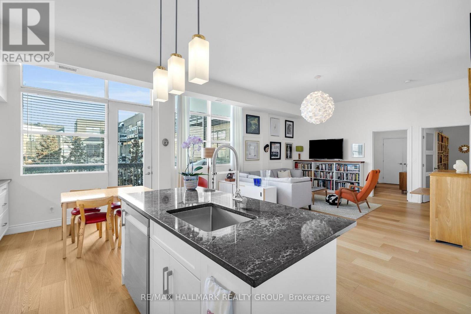 211 - 345 St Denis Street