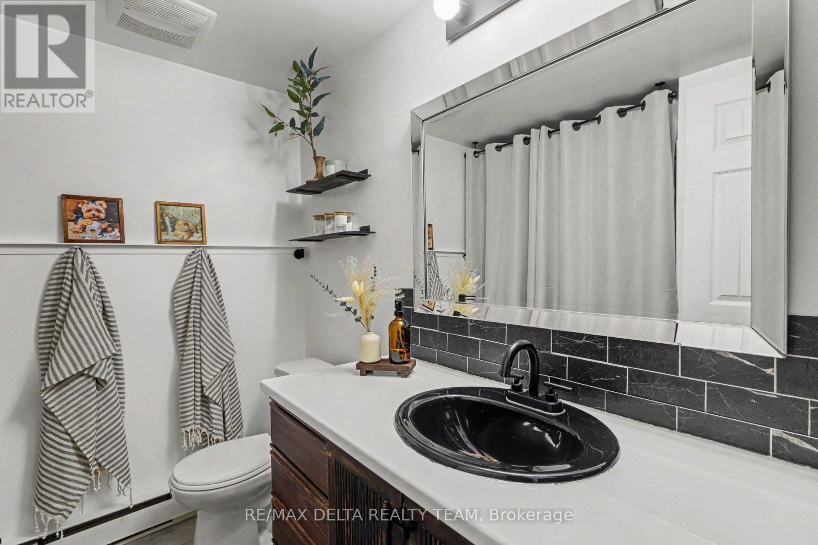 A - 6704 Jeanne D'arc Boulevard