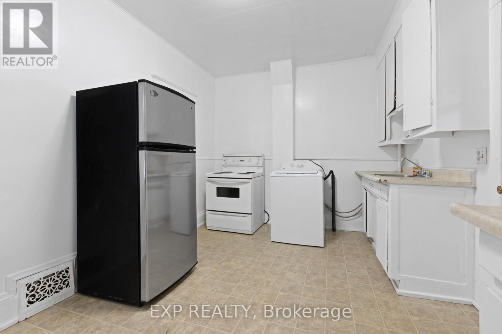 294 Clarence Street, Unit 292