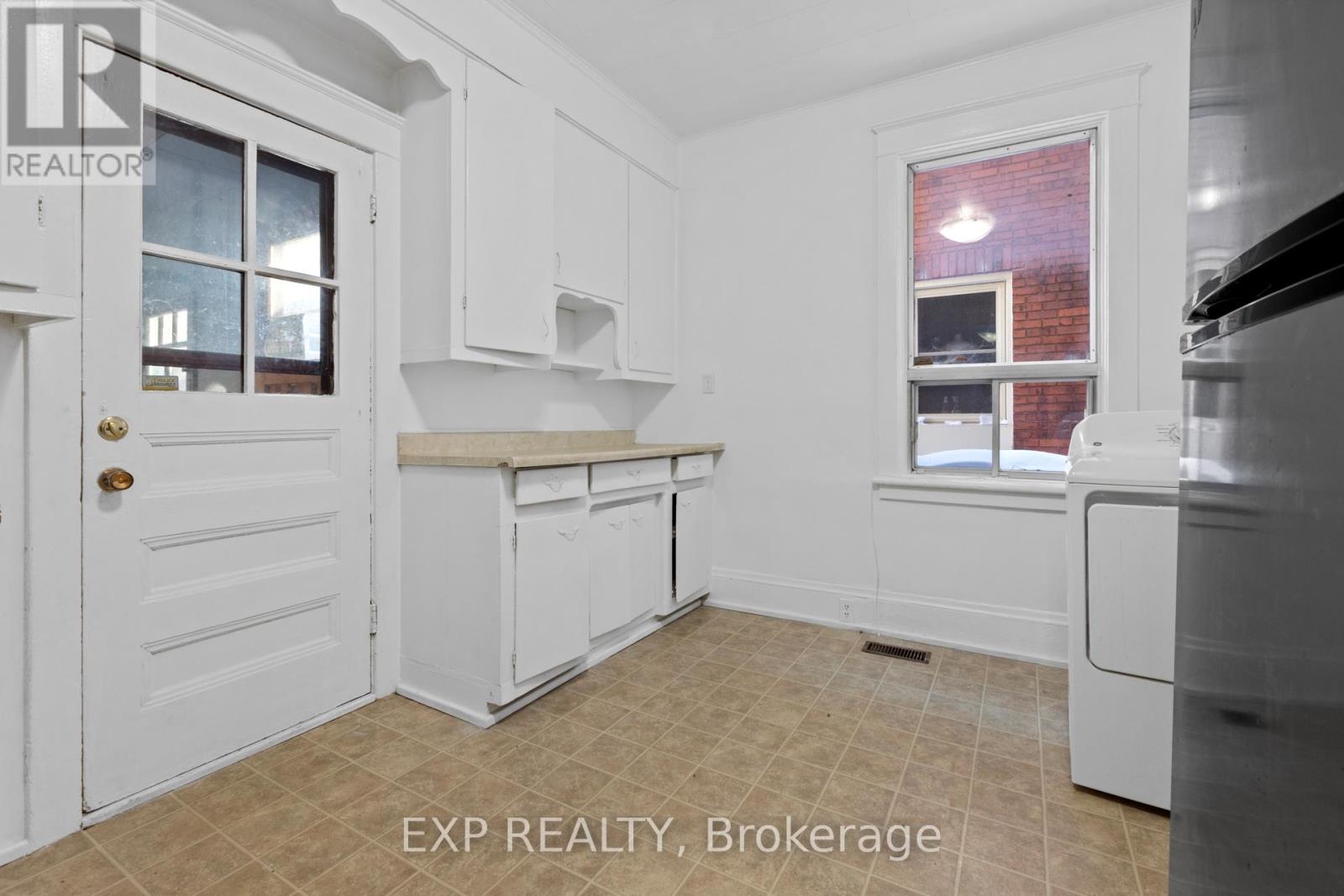 294 Clarence Street, Unit 292