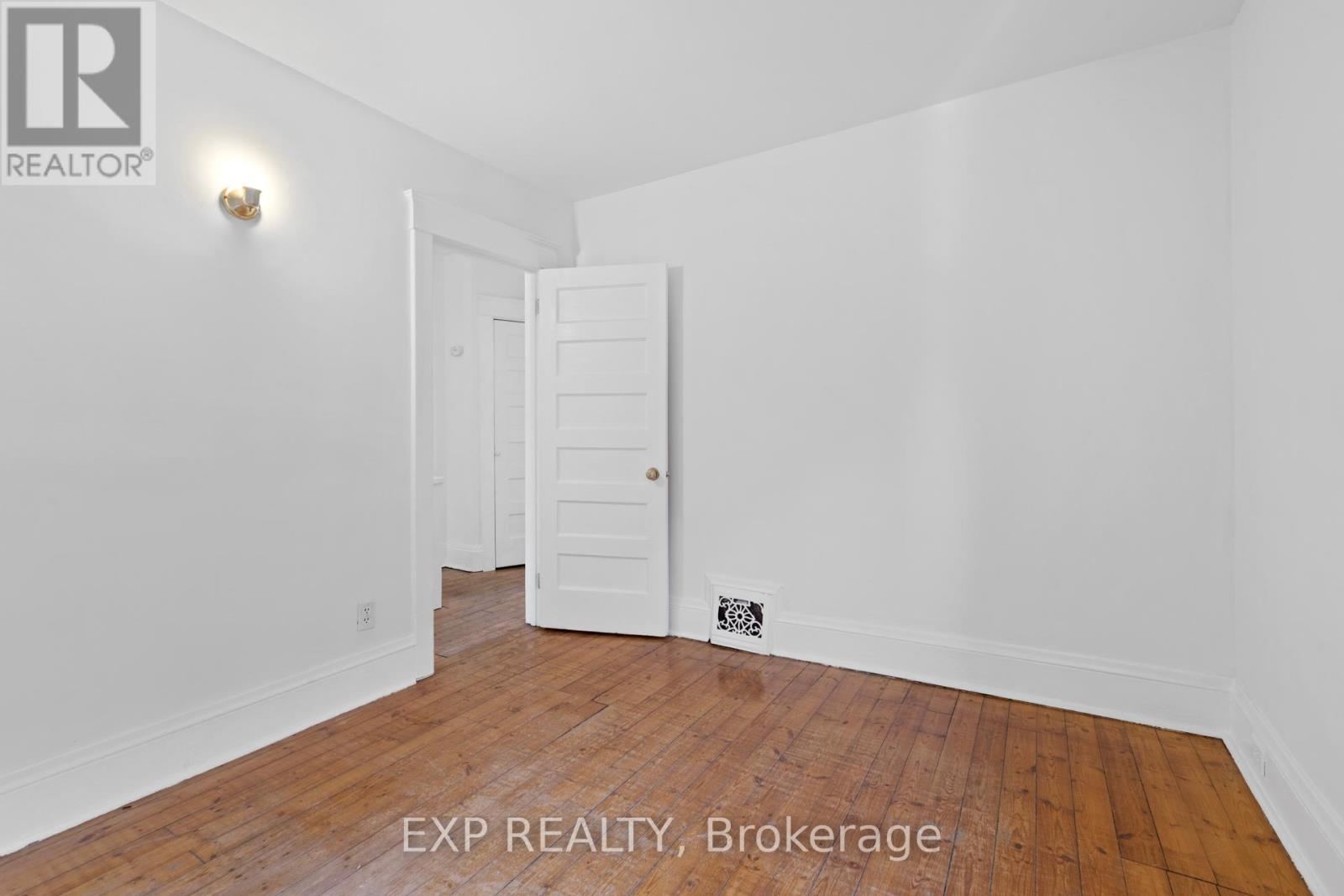 294 Clarence Street, Unit 292