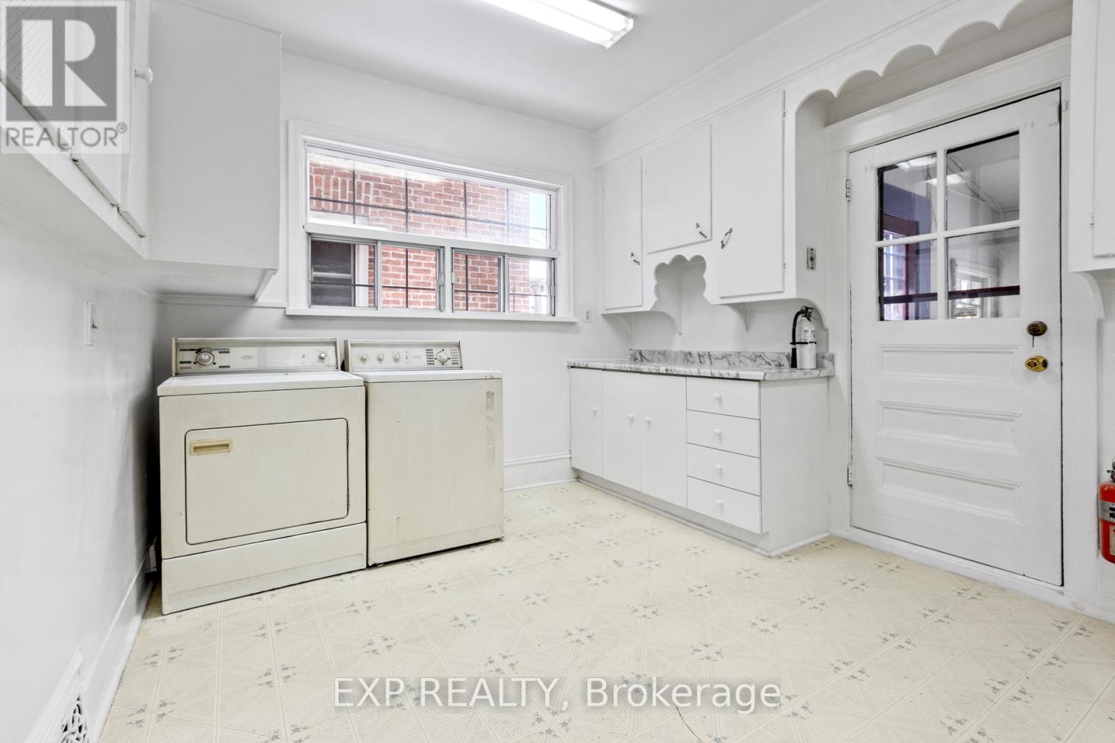 294 Clarence Street, Unit 292