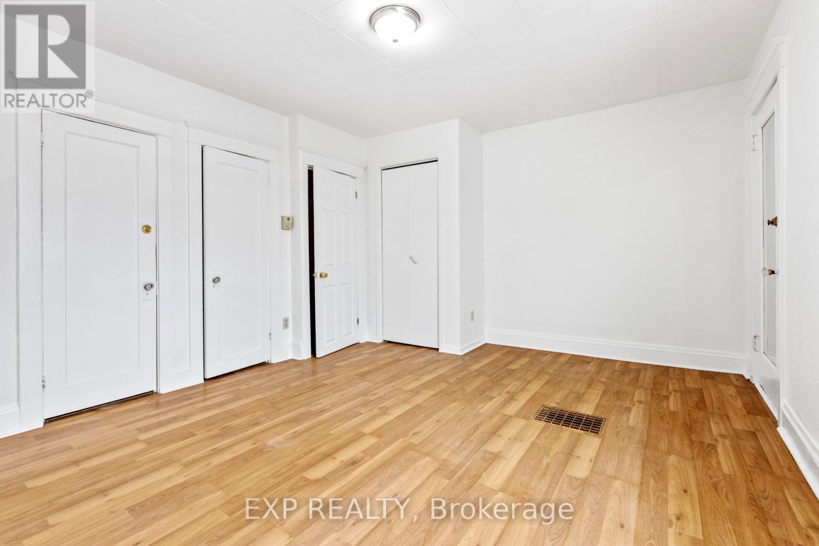 294 Clarence Street, Unit 292