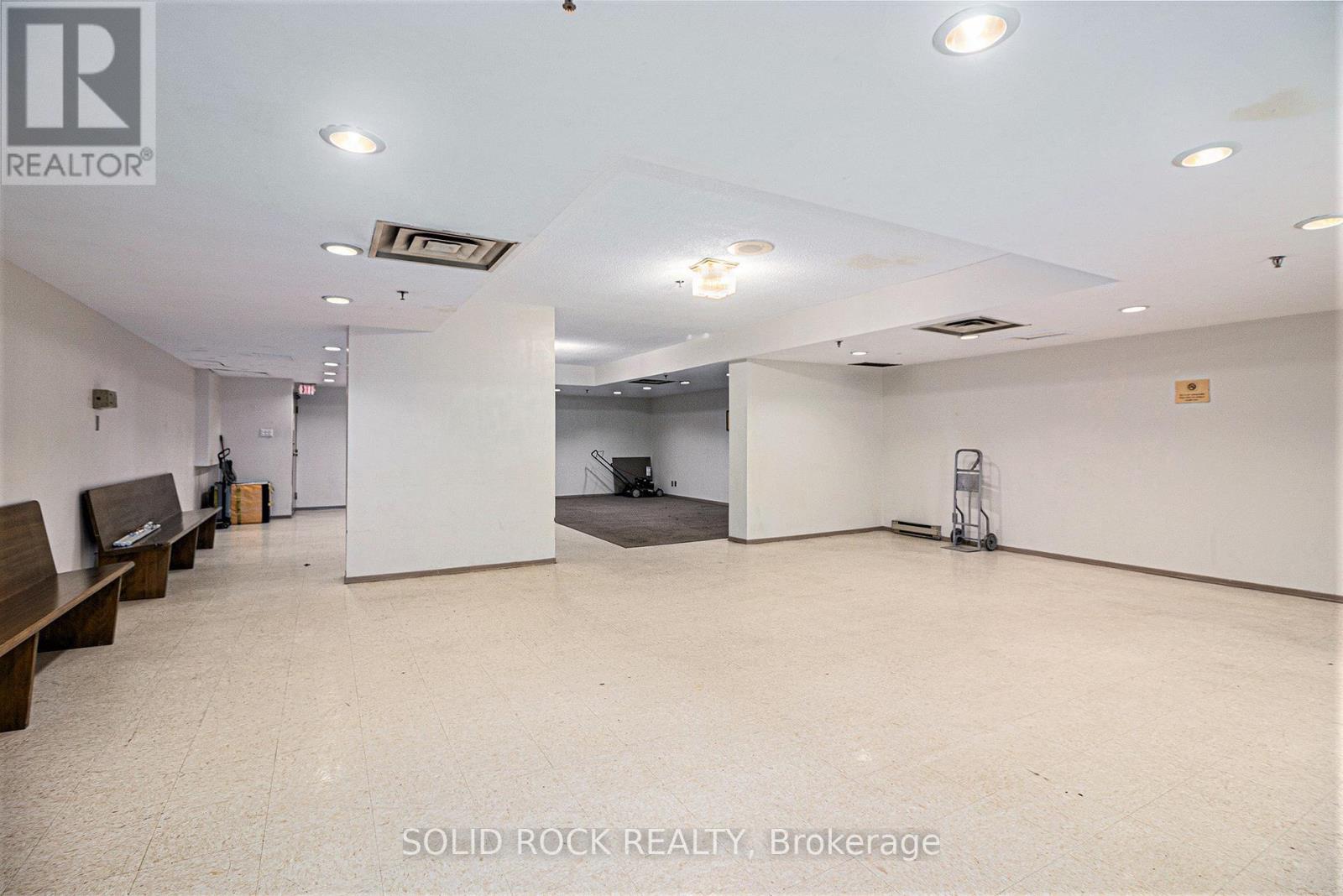 1204 - 475 Laurier Avenue W