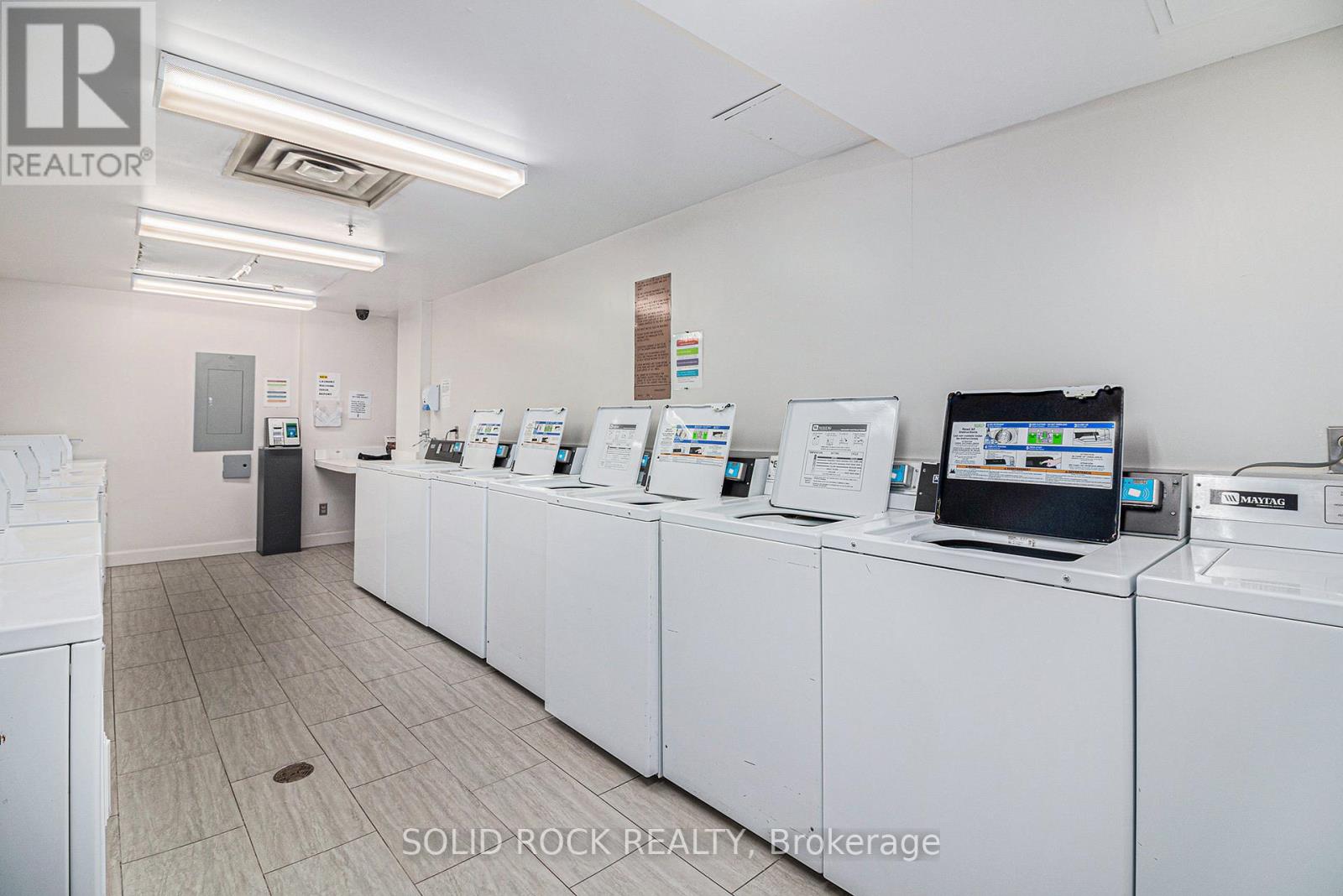 1204 - 475 Laurier Avenue W