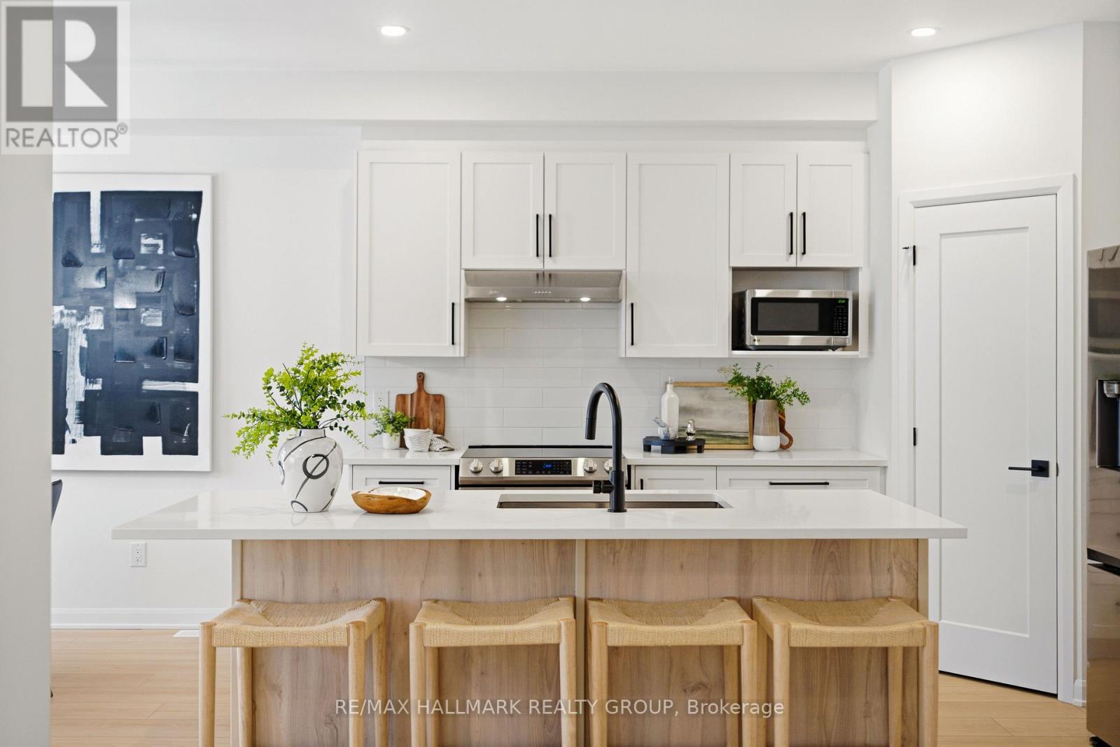 120 Lynn Coulter Street