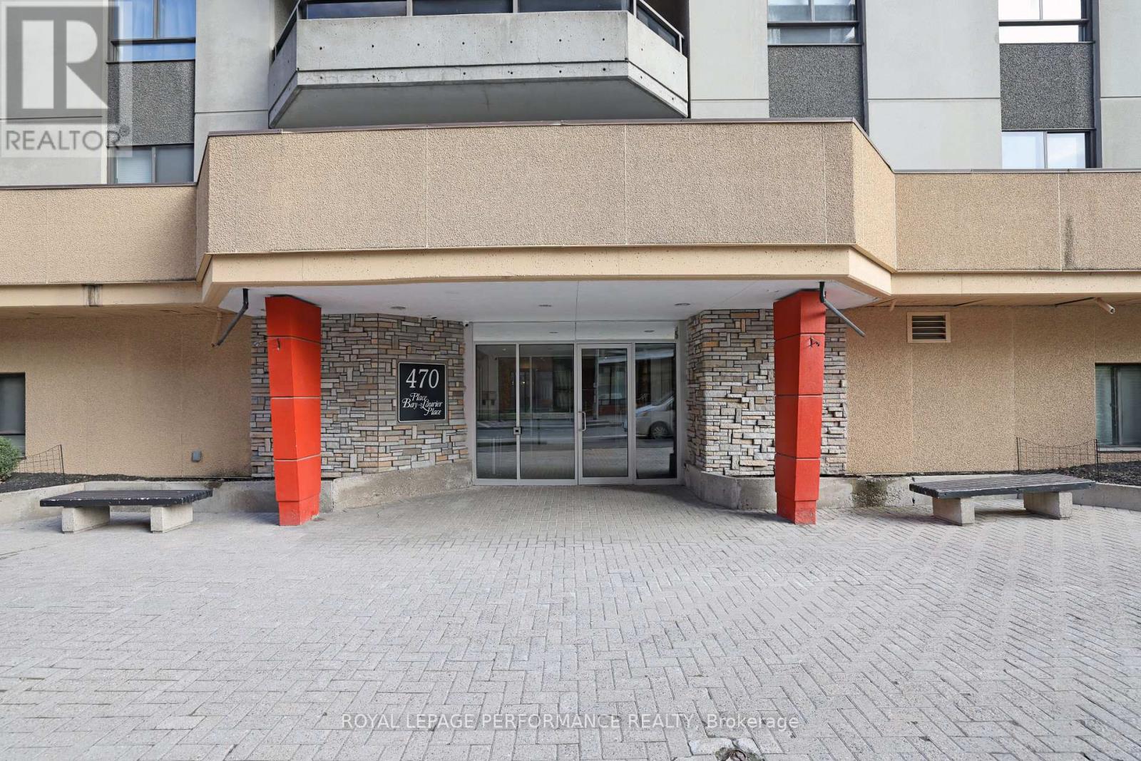 1701 - 470 Laurier Avenue W