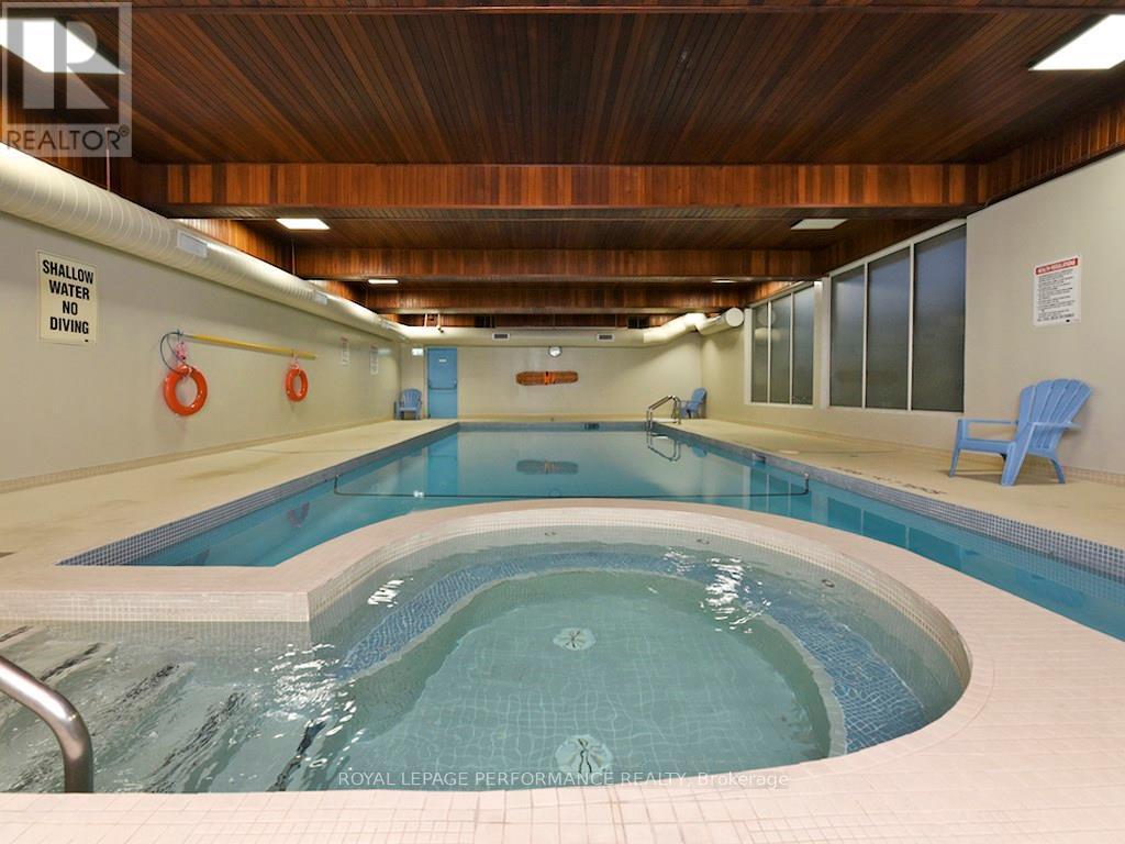 1701 - 470 Laurier Avenue W