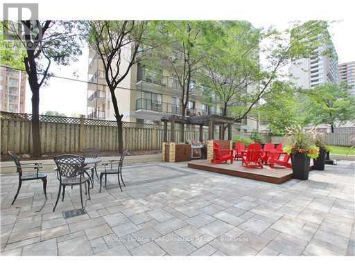 1701 - 470 Laurier Avenue W