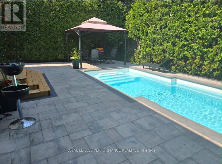 1606 Westport Crescent