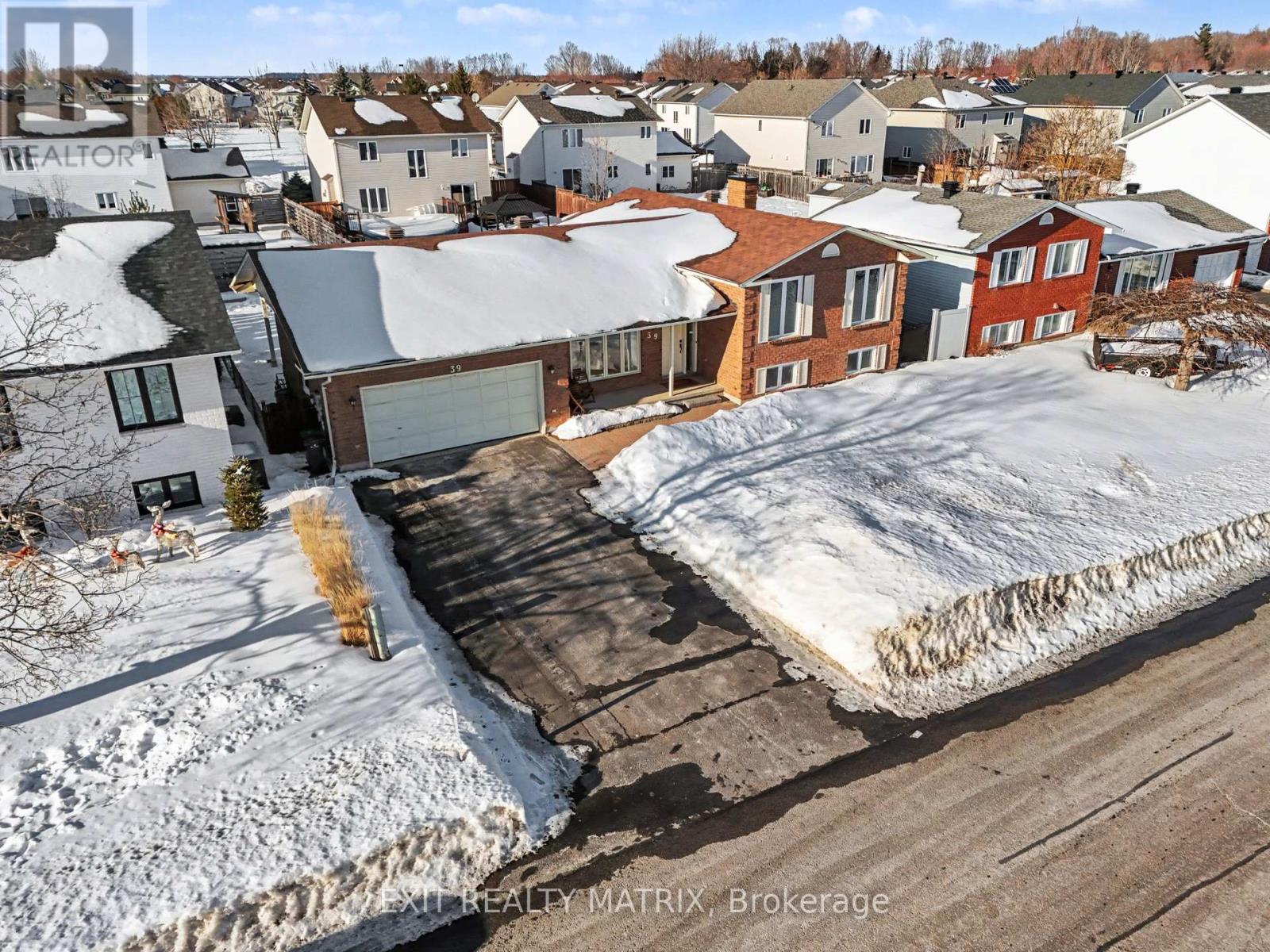 39 Lapointe Boulevard