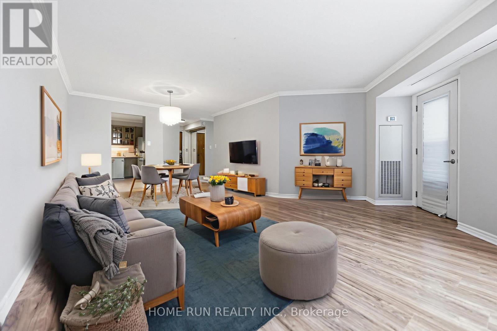 104 - 151 Bay Street