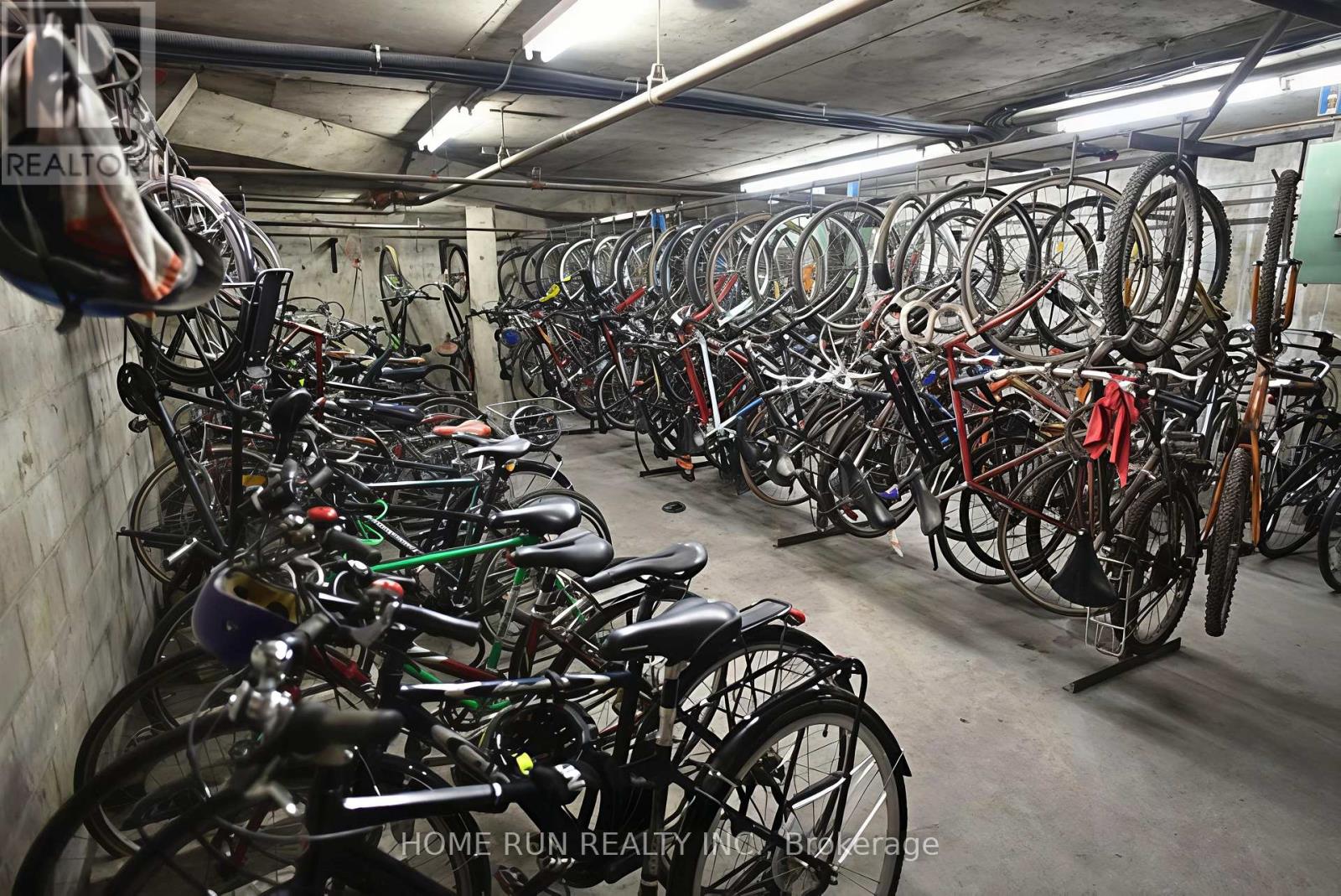 104 - 151 Bay Street