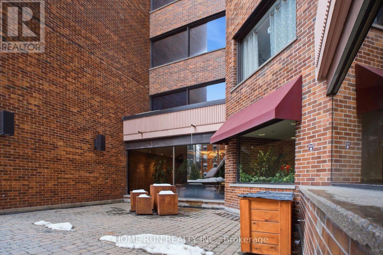 104 - 151 Bay Street