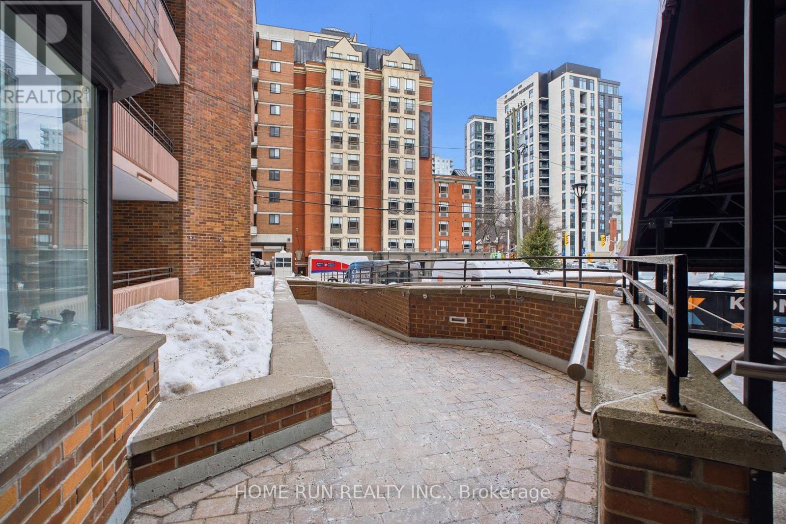 104 - 151 Bay Street