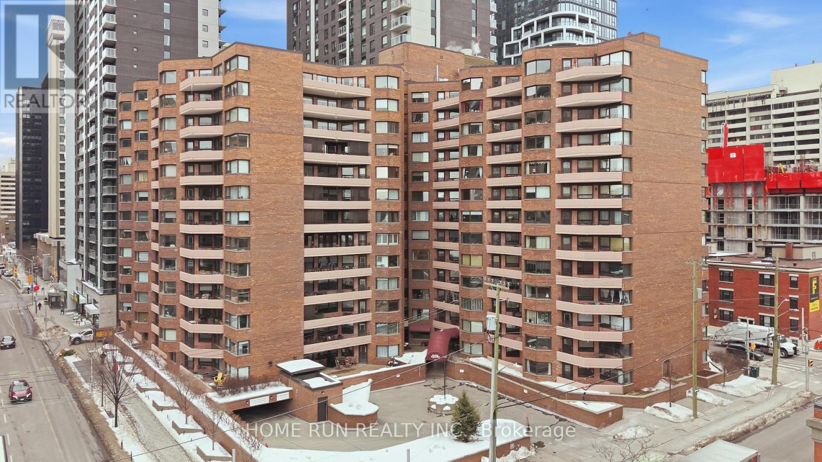 104 - 151 Bay Street