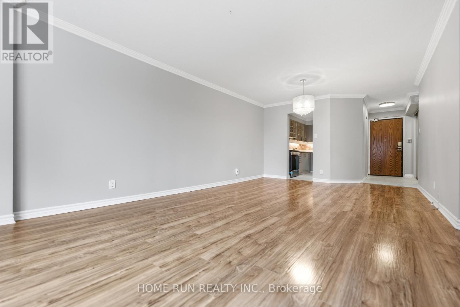 104 - 151 Bay Street